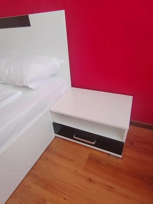 Red Room - Apartment In Varna - Beach And Forest