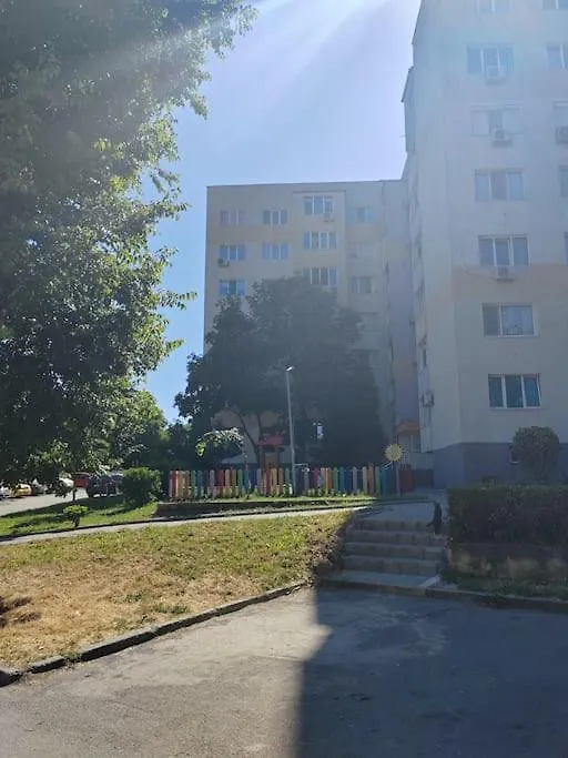 Red Room - Apartment In Varna - Beach And Forest
