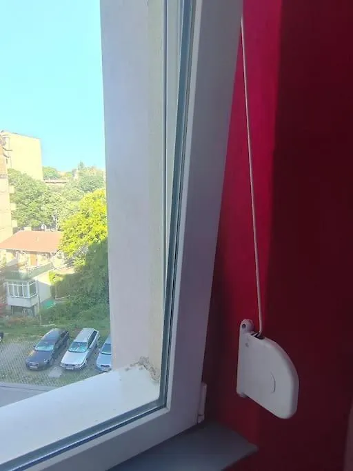 Red Room - Apartment In Varna - Beach And Forest
