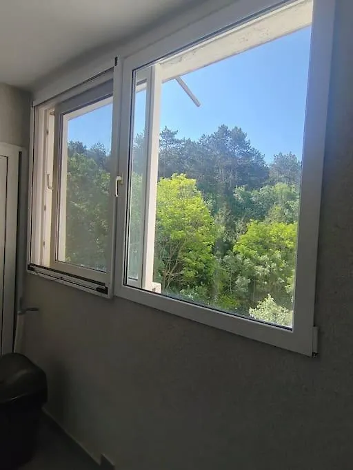 Red Room - Apartment In Varna - Beach And Forest