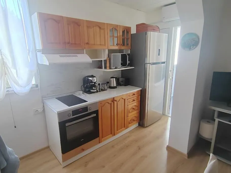 Red Room - Apartment In Varna - Beach And Forest